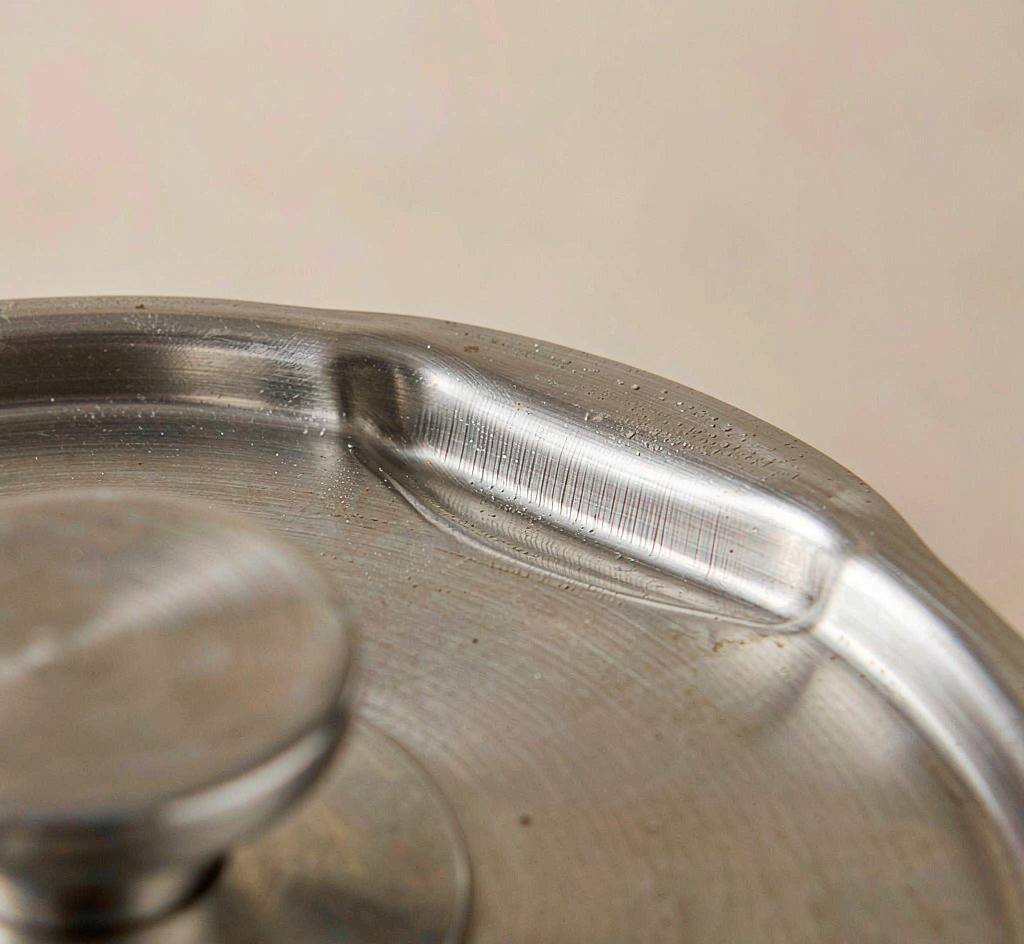 Halo Lid Rest — detail