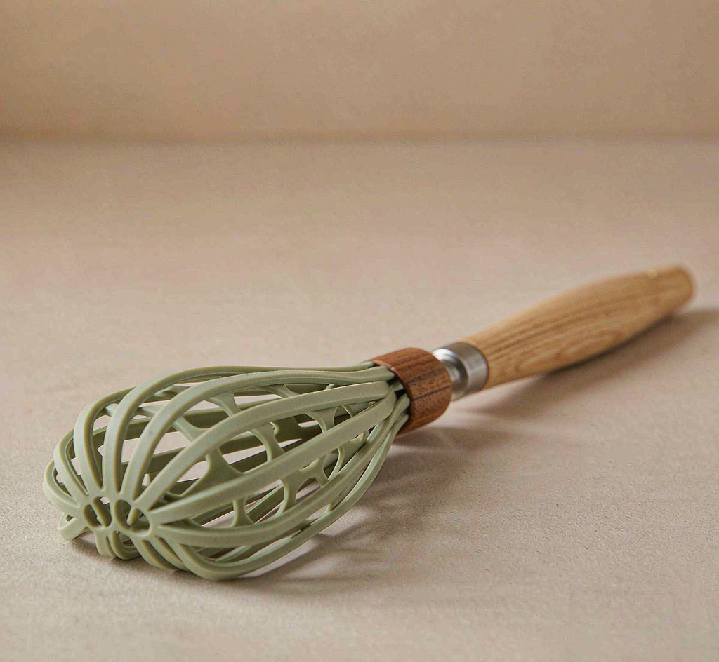 Pivot Flat Whisk — detail